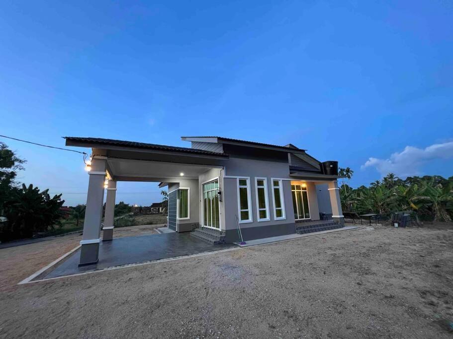 Majestic Homestay - Pasir Puteh Kültér fotó
